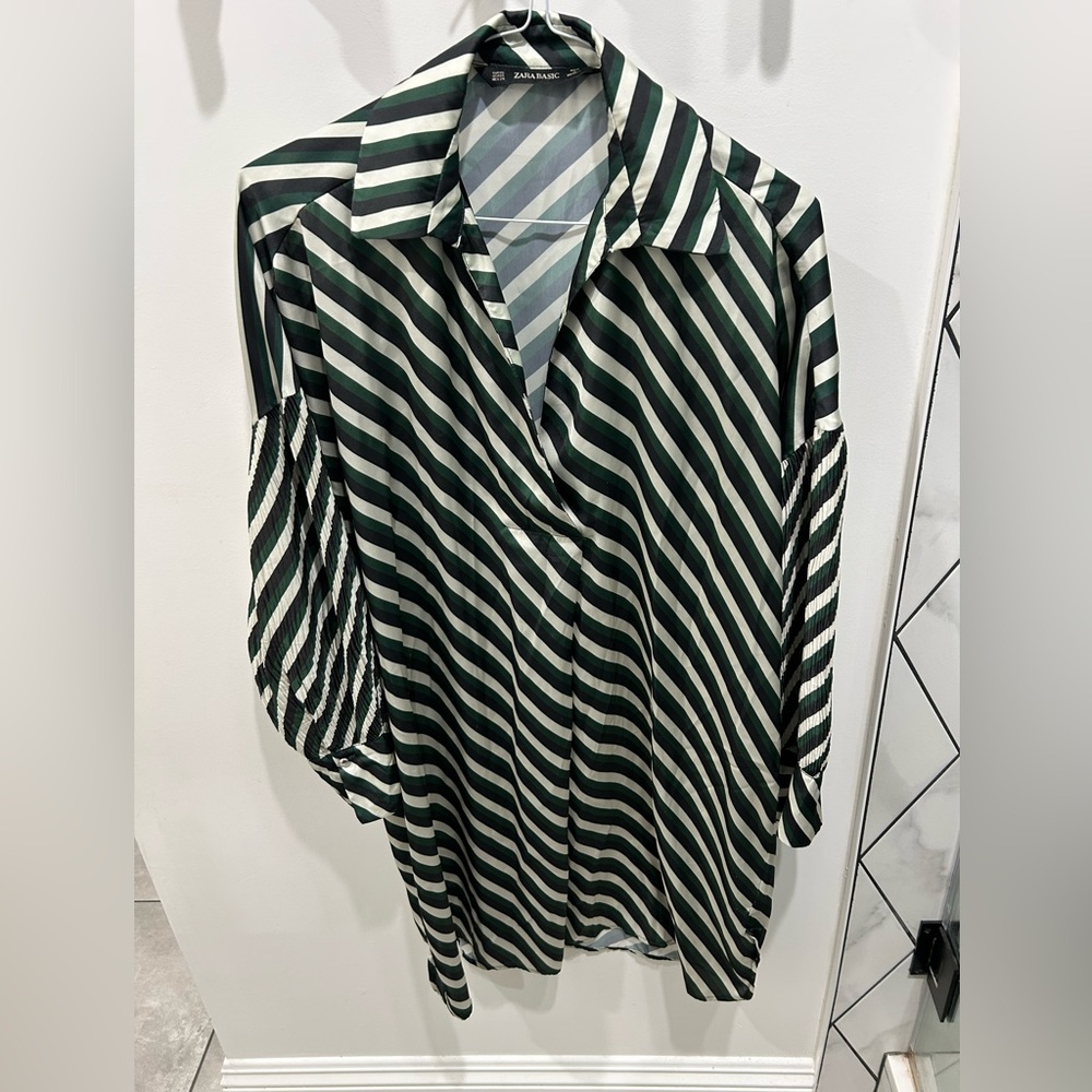 Zara Basics Blouse/dress. Vertical stripes color green navy blue/black and Beige